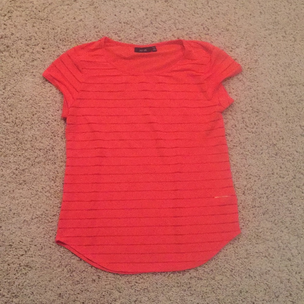 Orange/red shirt sleeve shirt